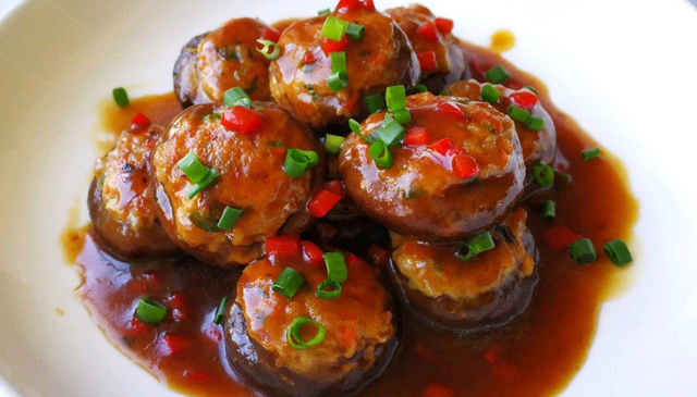 白花蘑菇怎么做，花菇5种最好吃的做法（长腿蘑菇怎么做）