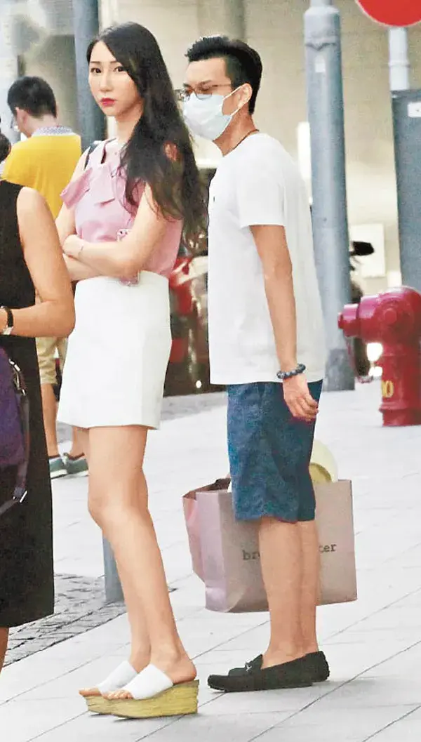 冷瞳～挚爱あ倾雪网名，冷瞳～挚爱あ倾雪微信昵称（十年香港嫩模浮沉史）