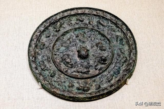 唐代铜镜拍卖价格，唐代铜镜拍卖价格北京正规的拍卖行（古代铜镜：早已照不出人脸了）