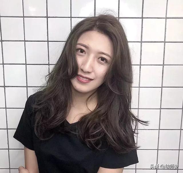 睡不醒发型适合什么人，睡不醒风格发型（2019流行“懒人烫”睡不醒发型美到家了）