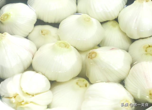 糖蒜怎么腌又脆又好吃，糖蒜怎么腌又脆又好吃9（放入这2味料才能酸甜脆爽）