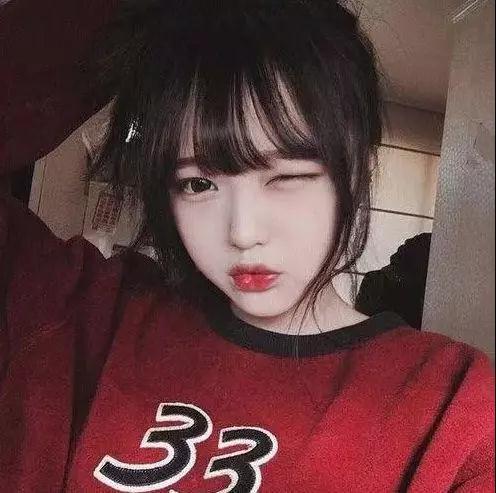 爱自拍女孩必学的姿势，爱自拍女孩必学的姿势有哪些（学好女生最爱的12个自拍姿势）
