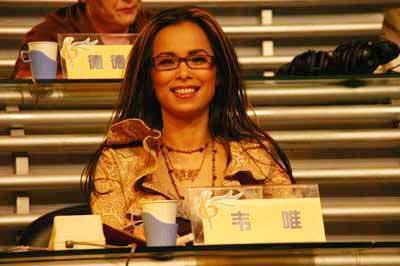 李谷一 韦唯，数钱才唱歌的韦唯太“恶劣”