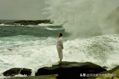 北戴河在哪里，北戴河在哪里赶海（毛泽东最爱和年轻人游泳）