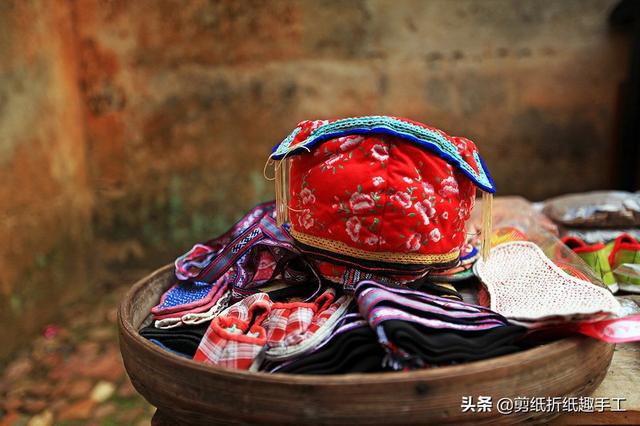 虎头帽的由来，虎头帽的由来视频（蕴含着客家人独特的文化内涵）