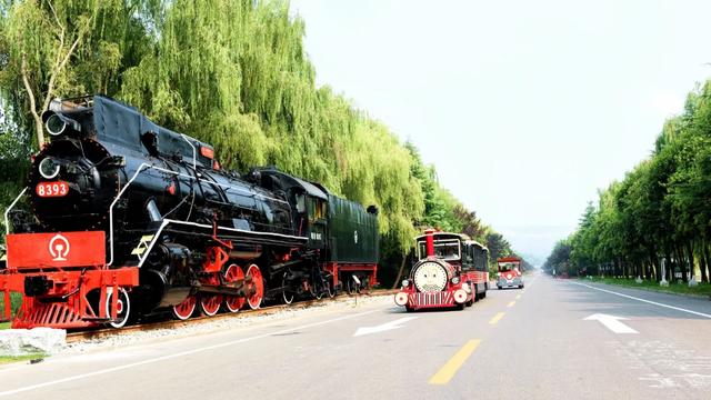 微山湖有哪些景区值得去玩，微山湖哪个景区最值得去（坐拥130000亩荷塘）