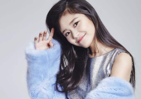 岳红的前夫是谁，国家一级演员岳红23岁成影后