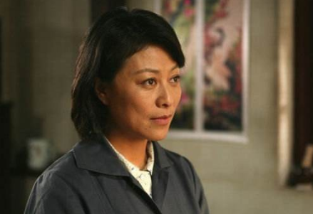 岳红的前夫是谁，国家一级演员岳红23岁成影后