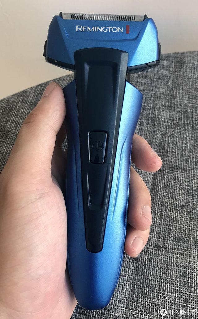 飞利浦哪款剃须刀比较好用，飞利浦的哪款剃须刀好（七款型男平价剃须刀横评）