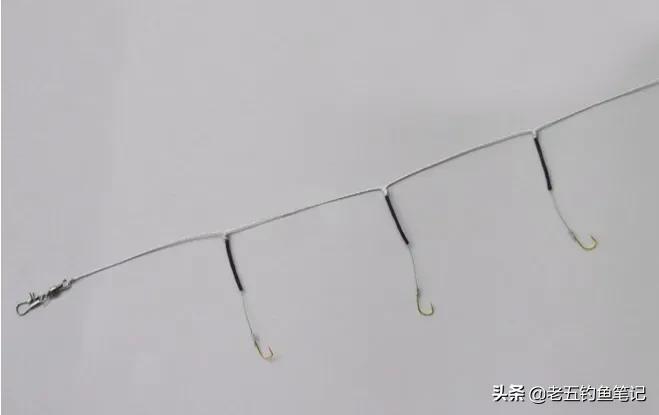 串钩钓鲫鱼实战技巧：高效绑法与垂钓方法全解析，助你轻松上鱼