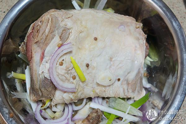 最简单的烤箱烤羊排，这种方法最简单：上午进烤箱