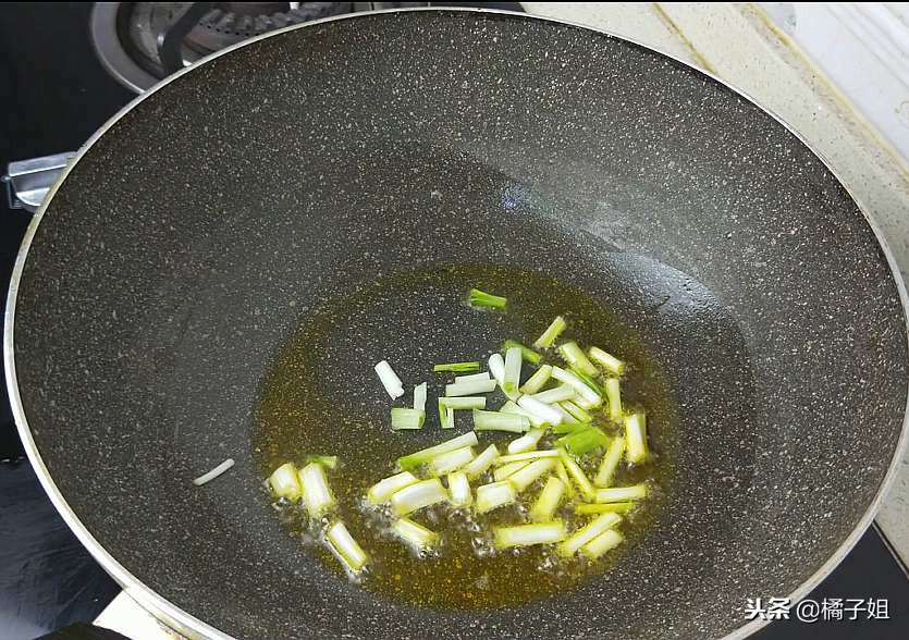 图片[5]-【西红柿蛋汤】做法步骤图 想要好喝 需要掌握这3点-起舞食谱网