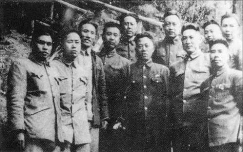 陶勇将军传，红四方面军高级将领有哪些（开国中将陶勇：骁勇智服海匪）