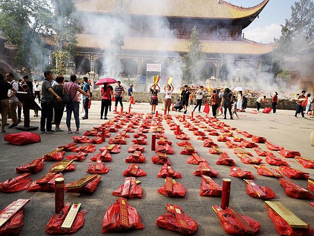 面相带佛像的女人，面相带佛像的女人 灵性（中国和世界的著名佛像）