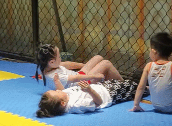 散打和自由搏击哪个更实用，自由搏击和散打哪个杀伤力大（搏击、武术、散打、跆拳道）