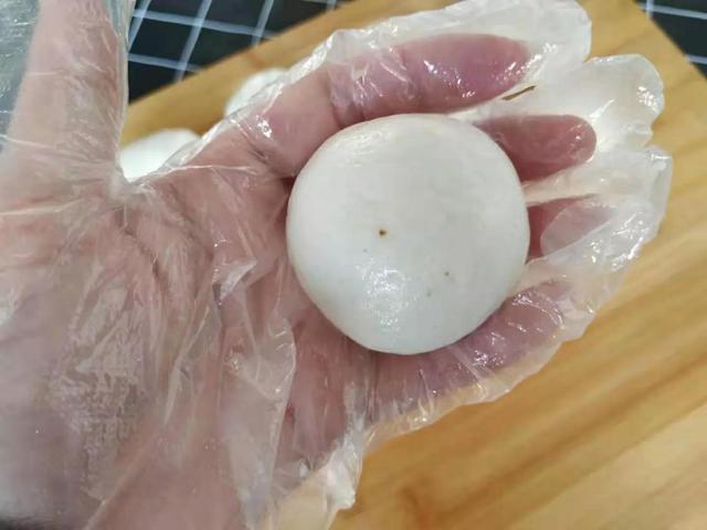 今日黄豆价格多少钱一吨，今日油价：国际原油又涨（农村老话“白露谷）