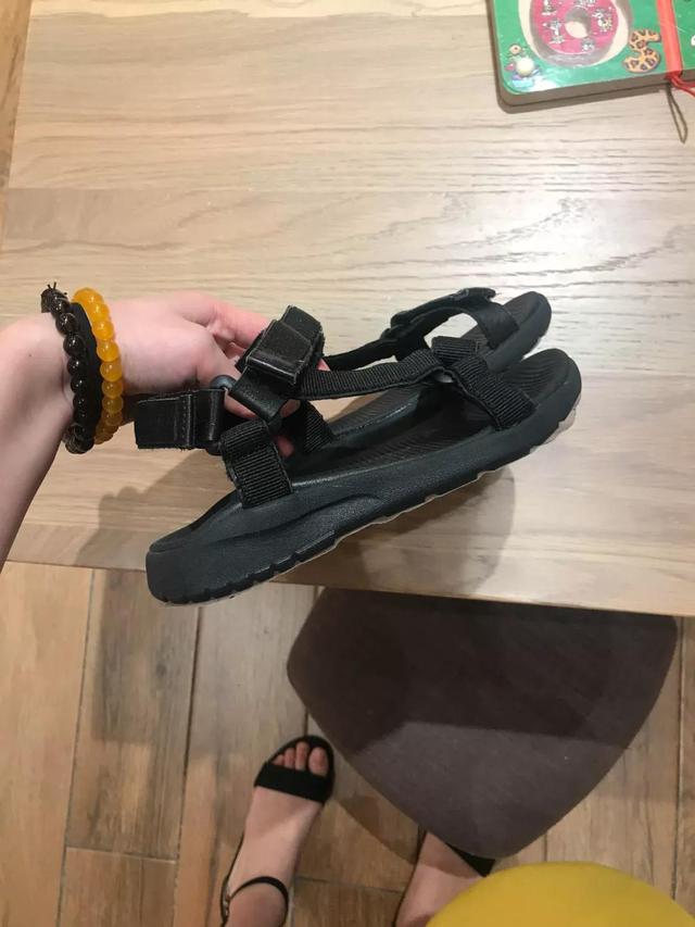 儿童凉鞋怎么选择比较好，儿童凉鞋到底要怎么选