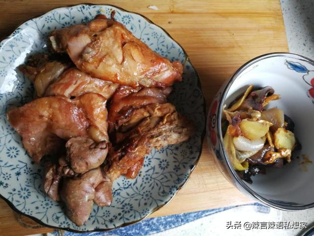 兔肉火锅做法，兔肉火锅做法视频（兔肉软嫩弹牙非常香）