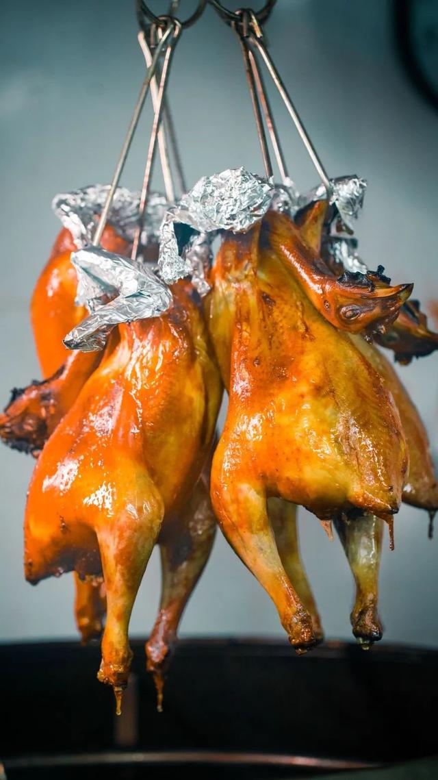 请问深圳哪里有非常好吃的烧鸡，深圳哪里的鸡煲好吃（2个月连开3家店）