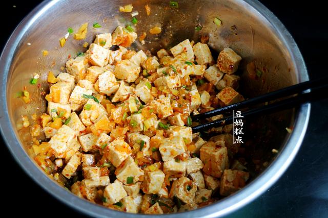 豆腐包子馅的做法，麻婆豆腐包子馅的做法（学做香辣豆腐包子）