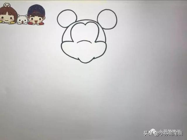 一分钟画出米奇的简笔画，米奇简笔画简单（童话经典：米老鼠简笔画）