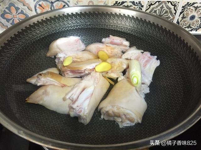 酱卤猪蹄的做法，红润诱人、酱香浓郁太香了