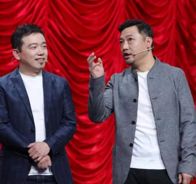 “喜剧接班人”贾冰：35岁辞去副处级工作，娶美女妻子，人生赢家