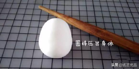 怎么用彩泥捏小兔子，小兔子用彩泥怎么捏（教你用超轻黏土做一个小兔子小挂坠）
