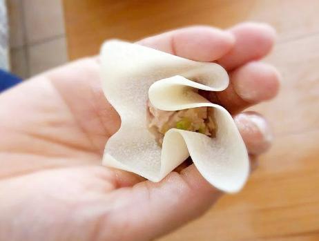 馄饨皮制作方法，馄饨皮制作方法需要酵母么（薄如蝉翼爽滑柔韧）