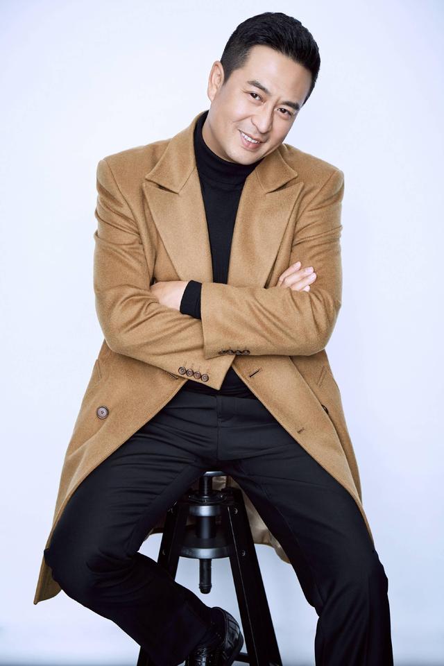 张嘉译个人资料，张嘉译个人资料及图片（“影帝”张嘉译戒“麻瘾”）