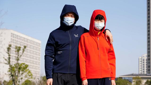 沙里瓦是什么意思，沙乌沙里瓦是什么意思（新年用红蓝新衣组CP-沙乐华男女羽绒服）