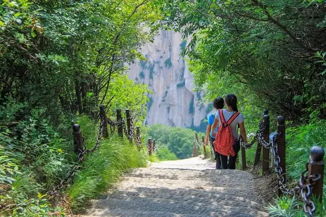 华山主要的旅游景点都有哪些，华山主要景点介绍（华山必去的几个景点知道吗）