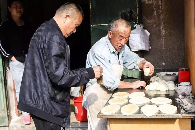 阜阳好吃的甜烧饼，阜阳这家“老康烧饼”