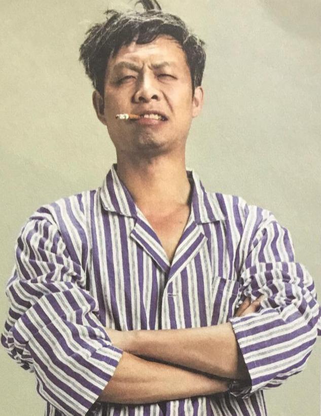 王小波简介,王小波小说全集(葬礼冷清带着作品封面火化)