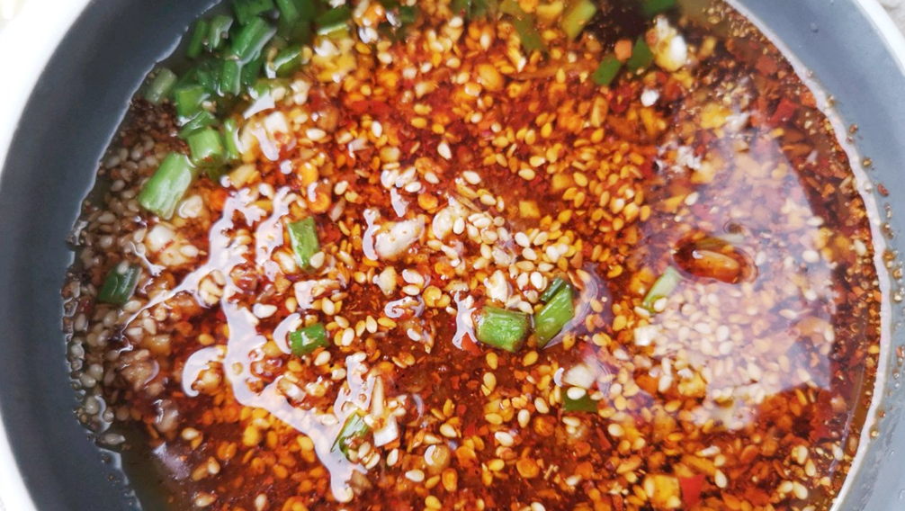 图片[3]-【酸辣凉拌面】做法步骤图 10分钟搞定 比红烧肉还香-起舞食谱网