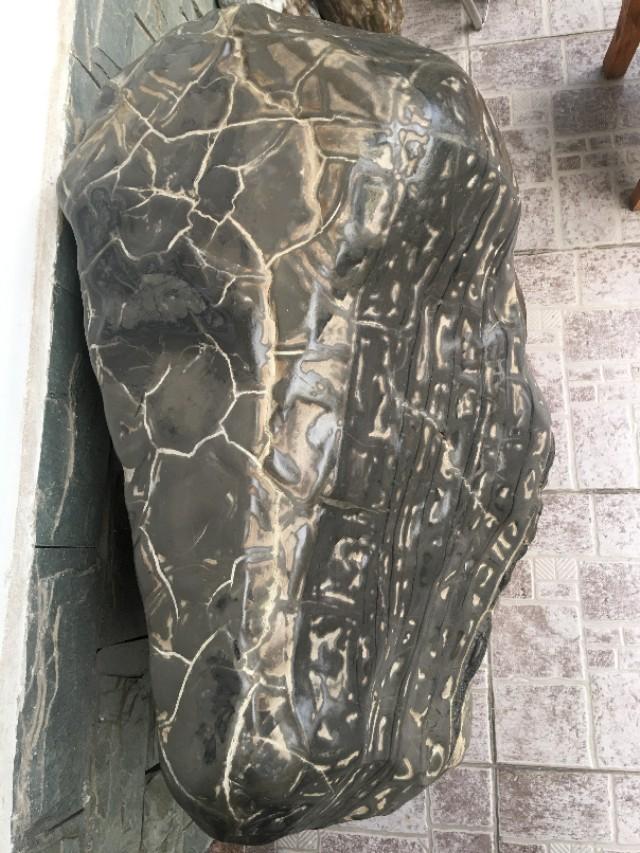 足加石念什么字，足加个石念什么字（谁能解读它周身分布的文字符号。）