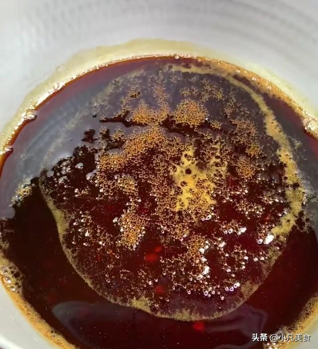 白凉粉是什么做的，白凉粉是什么东西做的（有一种美食叫做白凉粉、晶莹透彻）