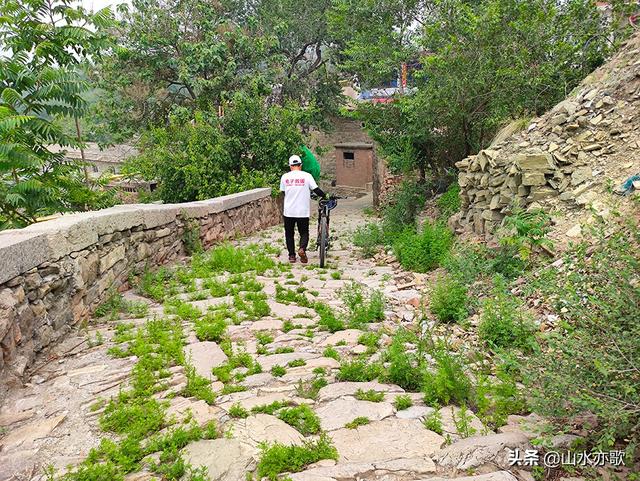 秦皇古道在哪呢，秦皇古道的简介（一座因唐僧晾经而得名的山岭）