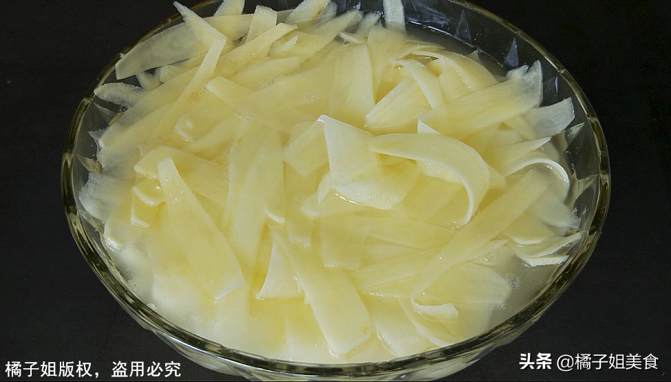 图片[3]-【凉拌土豆片】做法步骤图 香辣美味 3分钟就能上桌-起舞食谱网