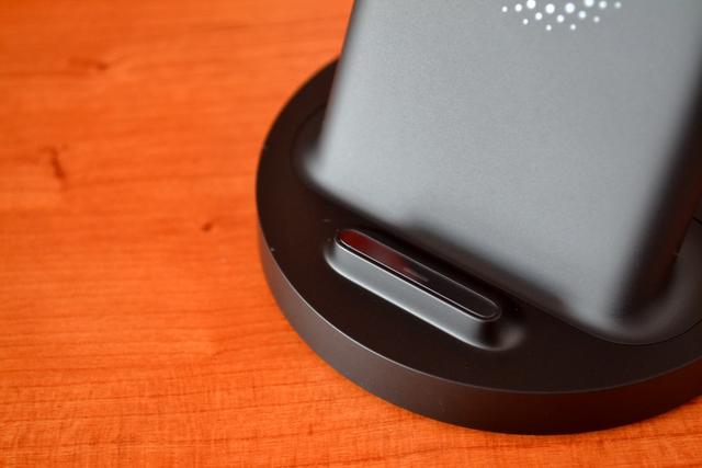 小米无线充电器怎么用，以下经验供大家参考（小米立式无线充电器体验）