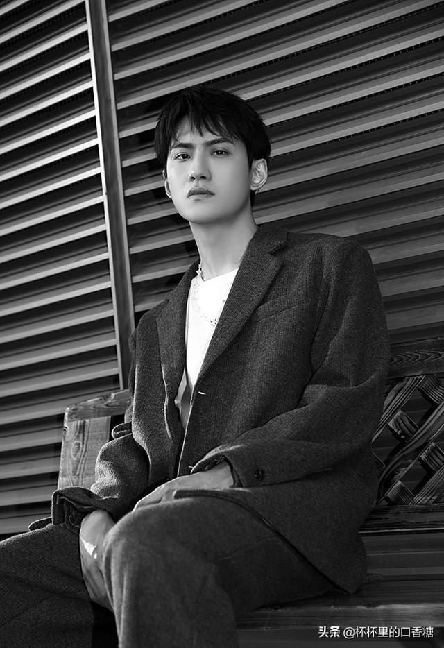 可爱霸道总裁，可爱霸道总裁正在洗澡 灰姑娘闯进全部视频（任嘉伦帅气可爱、张翰霸气傲娇图片）