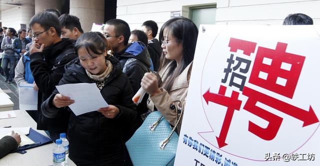 哪些专业可以考公务员，什么专业适合考公务员（争取一毕业就上岸）