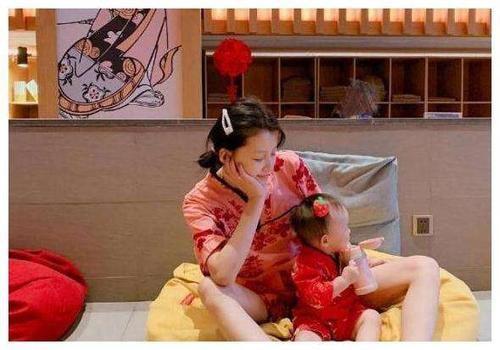 周星驰的老婆叫什么，他是周星驰电影的小人物（谁是周星驰的老婆）