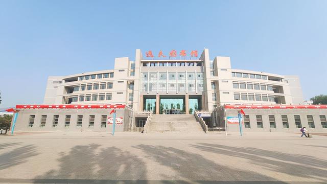 各医学院录取分数线，沈阳医学院2018年各省及各专业录取分数线及最低录投档线（承德医学院临床医学投档分529）