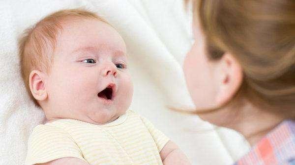 和0到3个月婴儿对话内容，怎么跟三个月的婴儿对话（怎么样跟0-12个月龄的宝宝进行有效互动）