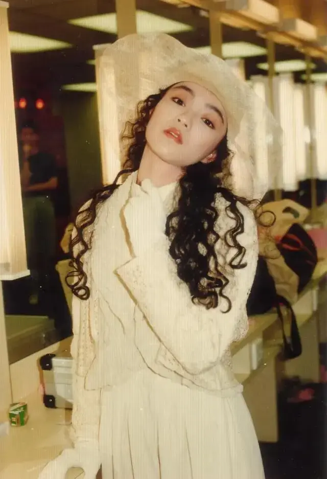 陈慧娴老公是谁，陈慧娴老公是谁（55岁的一代歌后陈慧娴）