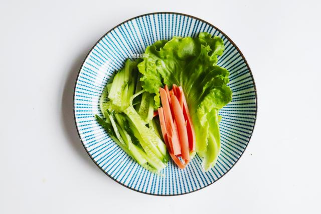 紫米饭团的做法和配方，救上班族的紫米饭团