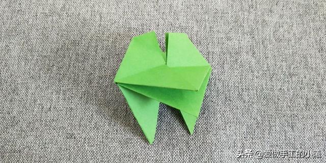 折青蛙怎么折简单又会跳，如何折会弹跳的青蛙（嘴巴会动的青蛙折纸）
