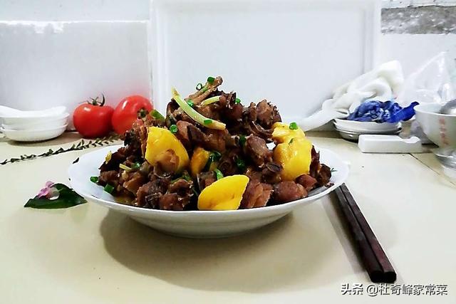 菠萝鸭的做法，菠萝鸭的做法视频（家常菜之菠萝鸭肉）
