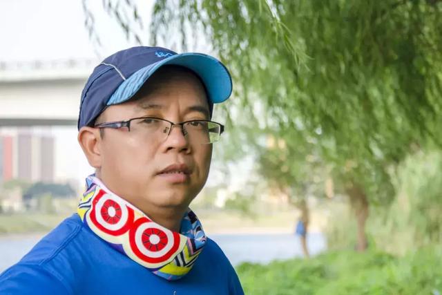 无缝头巾的10种戴法，用毛巾做头巾的戴法（百变魔术头巾的使用方法）